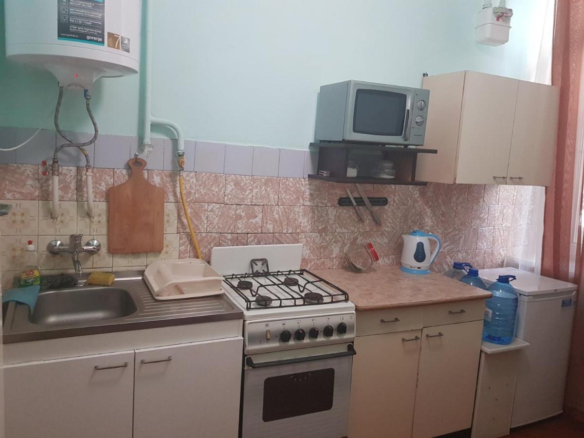 Зручна І Комфортна Квартира Недалеко Від Вокзалу І Центру Міста リヴィウ エクステリア 写真